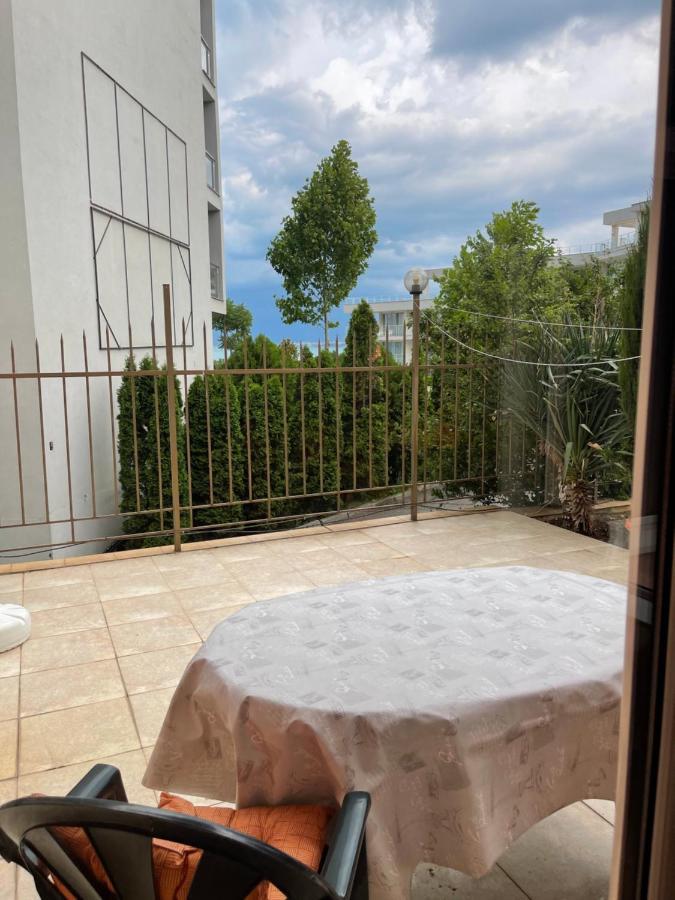 Appartement Le Premiére Randevu à Sveti Vlas Extérieur photo