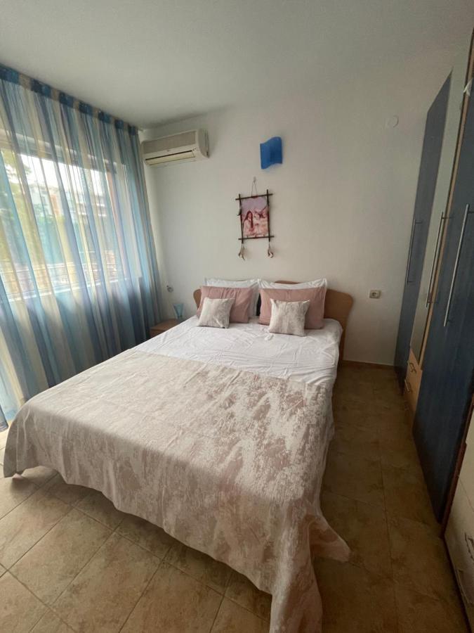 Appartement Le Premiére Randevu à Sveti Vlas Extérieur photo