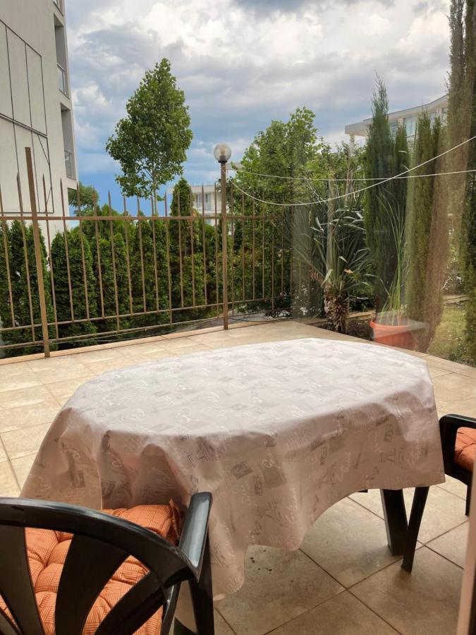 Appartement Le Premiére Randevu à Sveti Vlas Extérieur photo