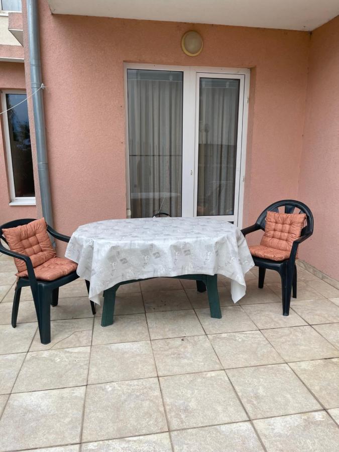 Appartement Le Premiére Randevu à Sveti Vlas Extérieur photo