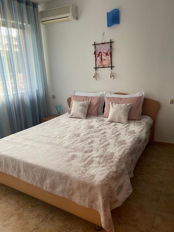 Appartement Le Premiére Randevu à Sveti Vlas Extérieur photo
