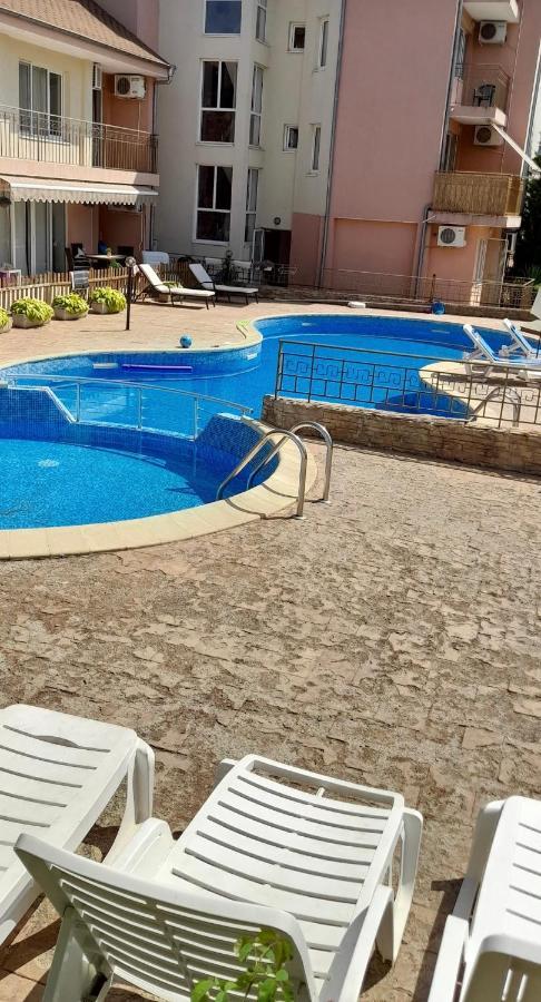 Appartement Le Premiére Randevu à Sveti Vlas Extérieur photo