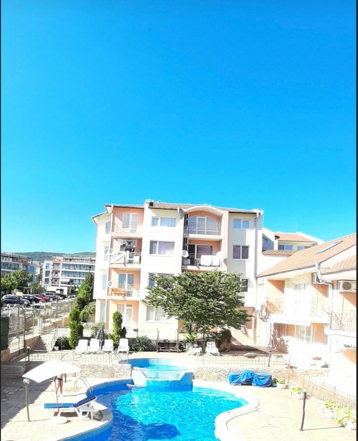 Appartement Le Premiére Randevu à Sveti Vlas Extérieur photo